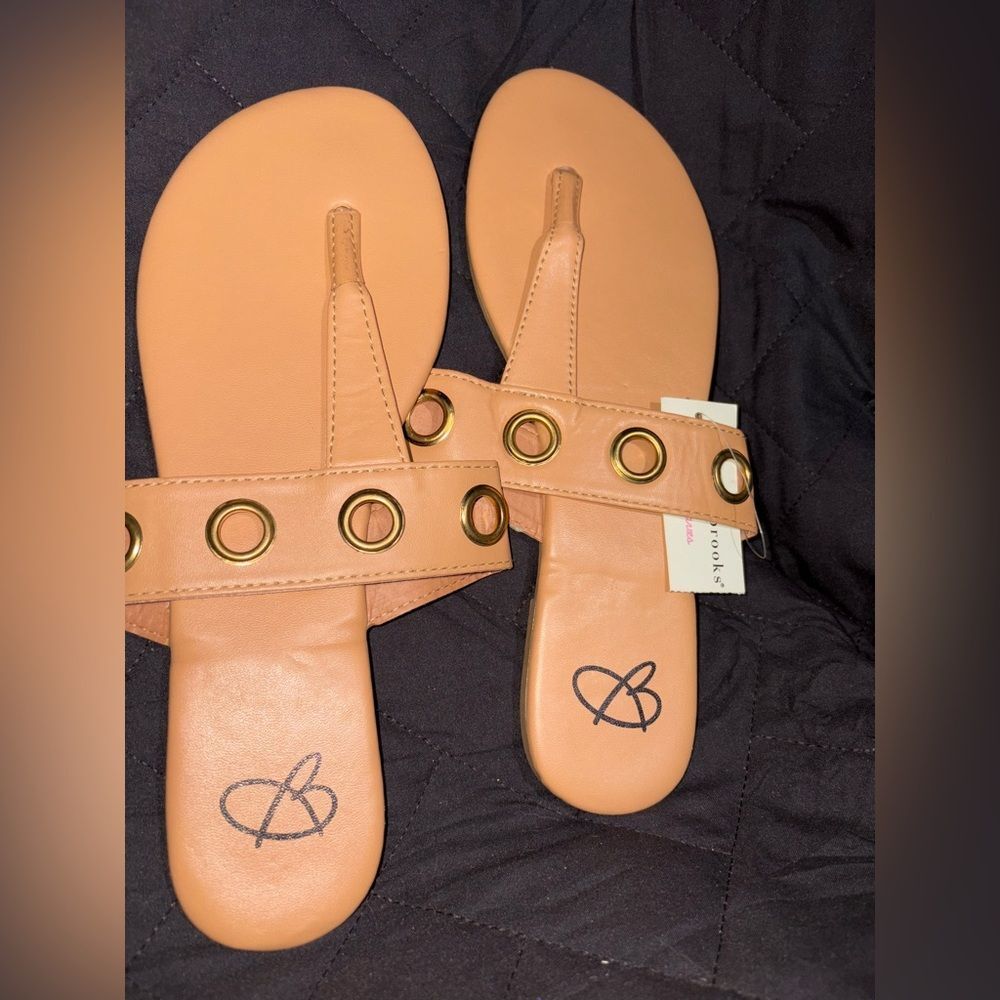 Bobbie Brooks Tan Gold Sandals